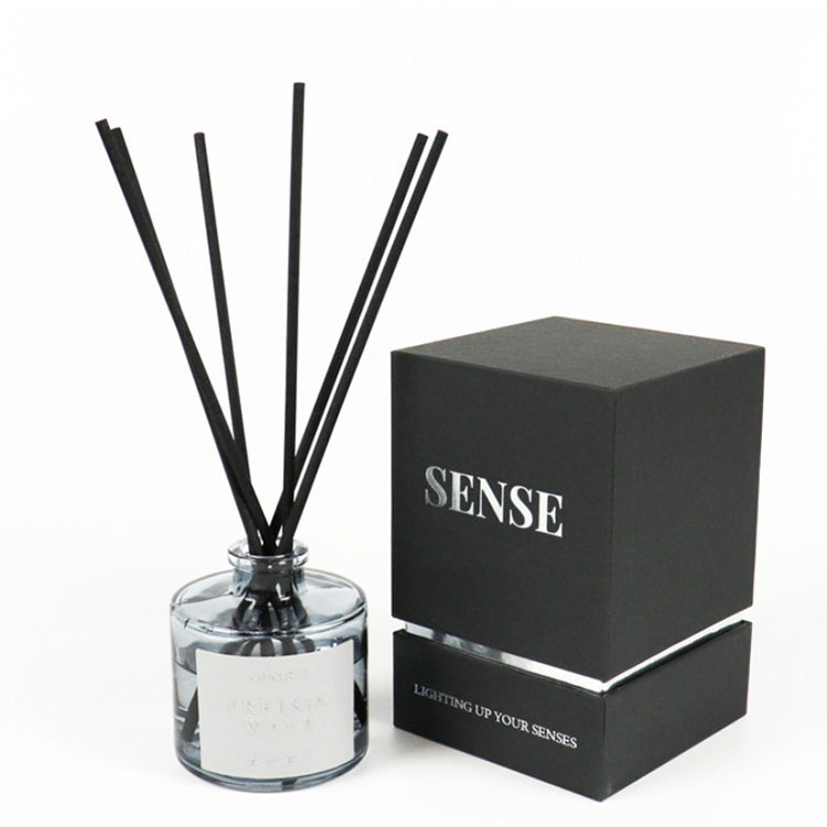 럭셔리 향수 브랜딩을 위해 핫 실버 스탬핑 향수 포장 상자를 선택하는 이유는 무엇입니까?